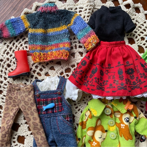 Blythe Doll Clothing Set and Accessories EUC - Picture 2 of 15
